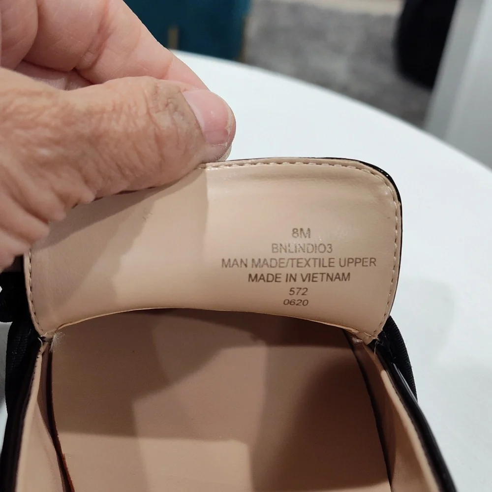 Bandolino Lindio 3 Loafer Black Patent with Bows - Picture 6 of 13